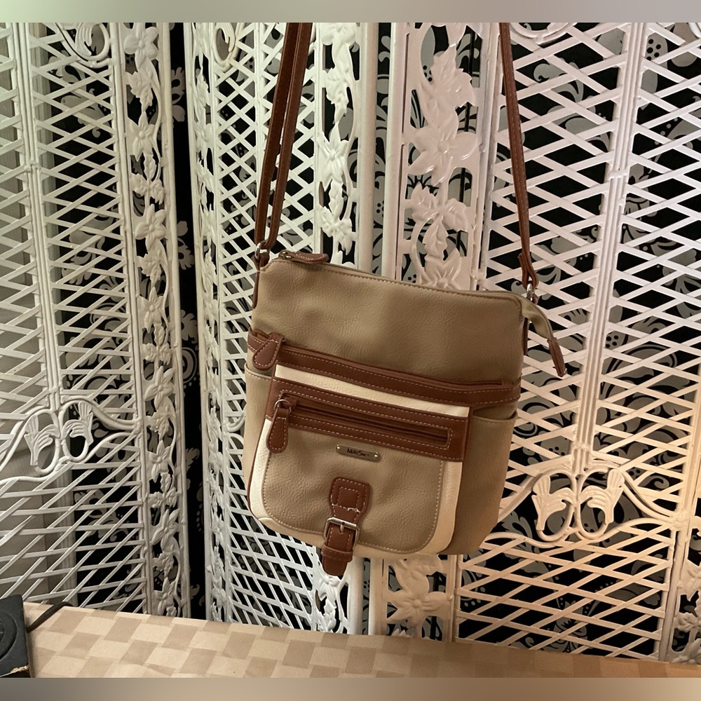 SOLD.....MULTISAC CROSSBODY HANDBAG